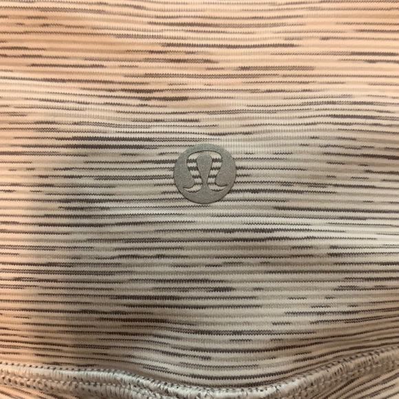 Wunder Under Crop Leggings (High-Rise)- 23” - Picture 4 of 5